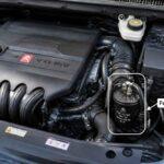 Komora silnika Citroëna z widocznym filtrem paliwa i osłoną silnika VTi 16V