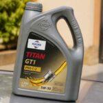 Kanister oleju silnikowego Fuchs Titan GT1 Pro C-3 5W-30 o pojemności 5 litrów